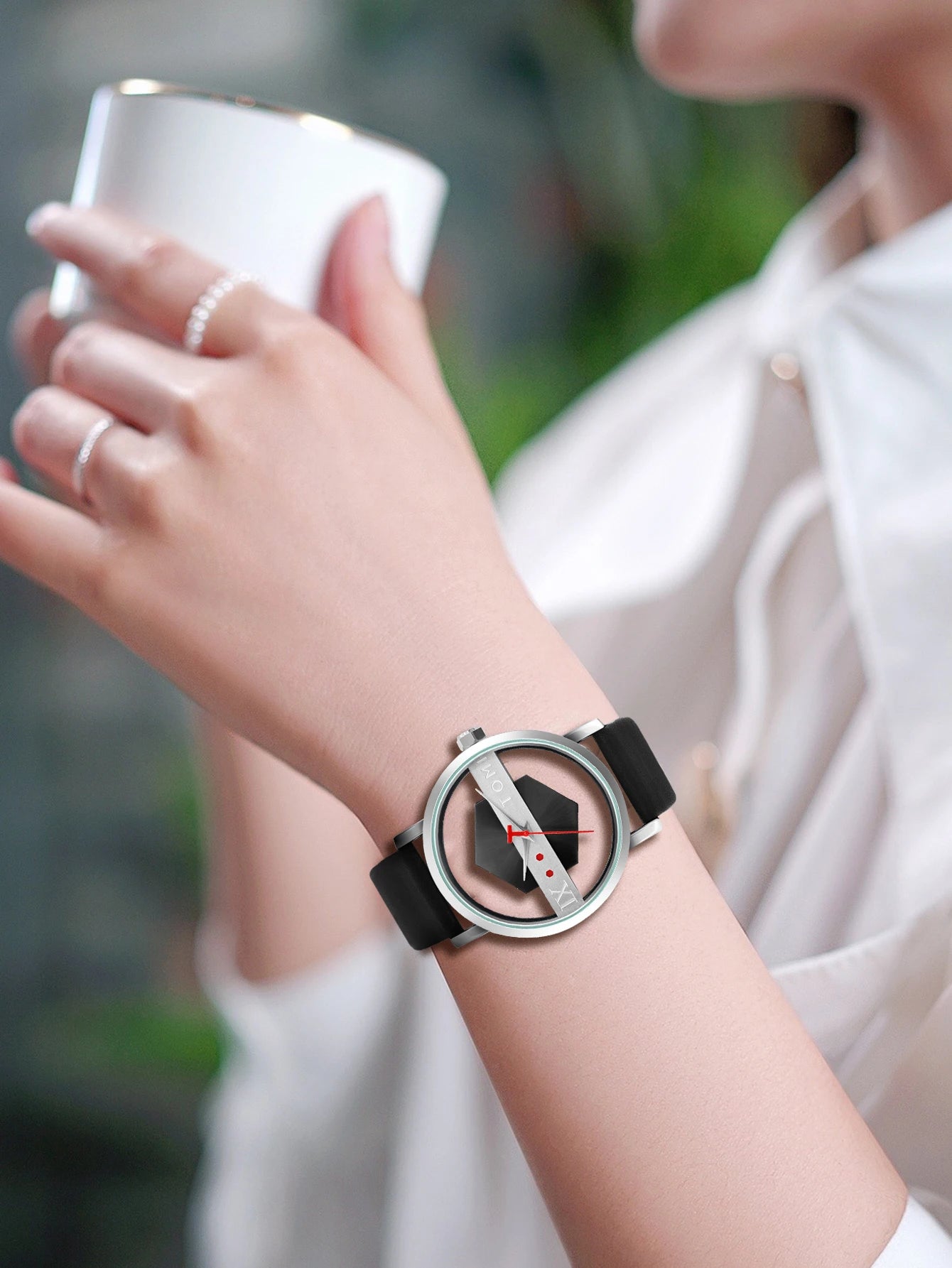 TOMI Pulseira de relógio de couro masculina elegante e minimalista personalizada com perspectiva oca tampa inferior de vidro relógio de quartzo