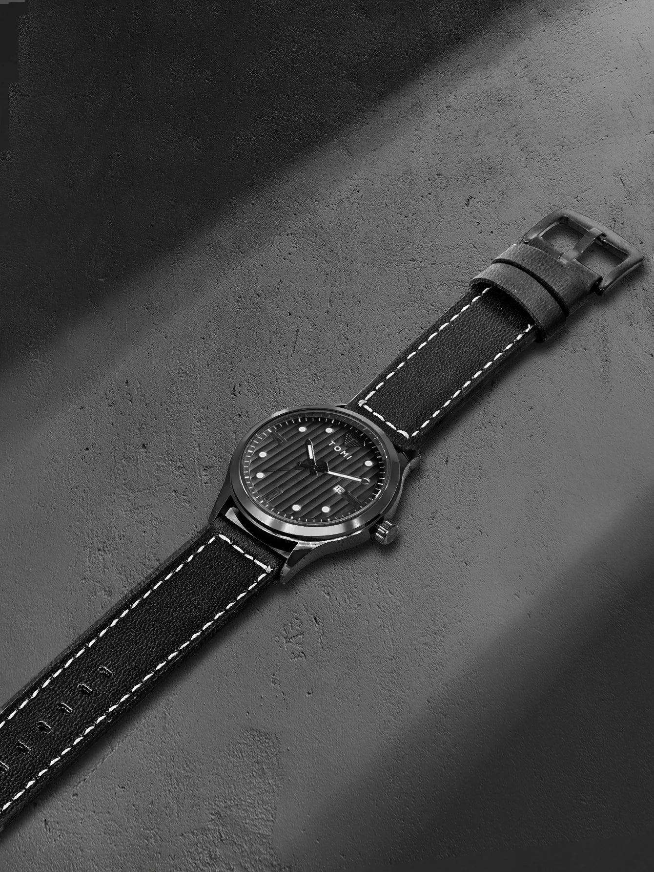 Tomi minimalista relógio de quartzo masculino de negócios vintage listra vertical calendário mostrador redondo masculino cinto preto relógio presente reloj
