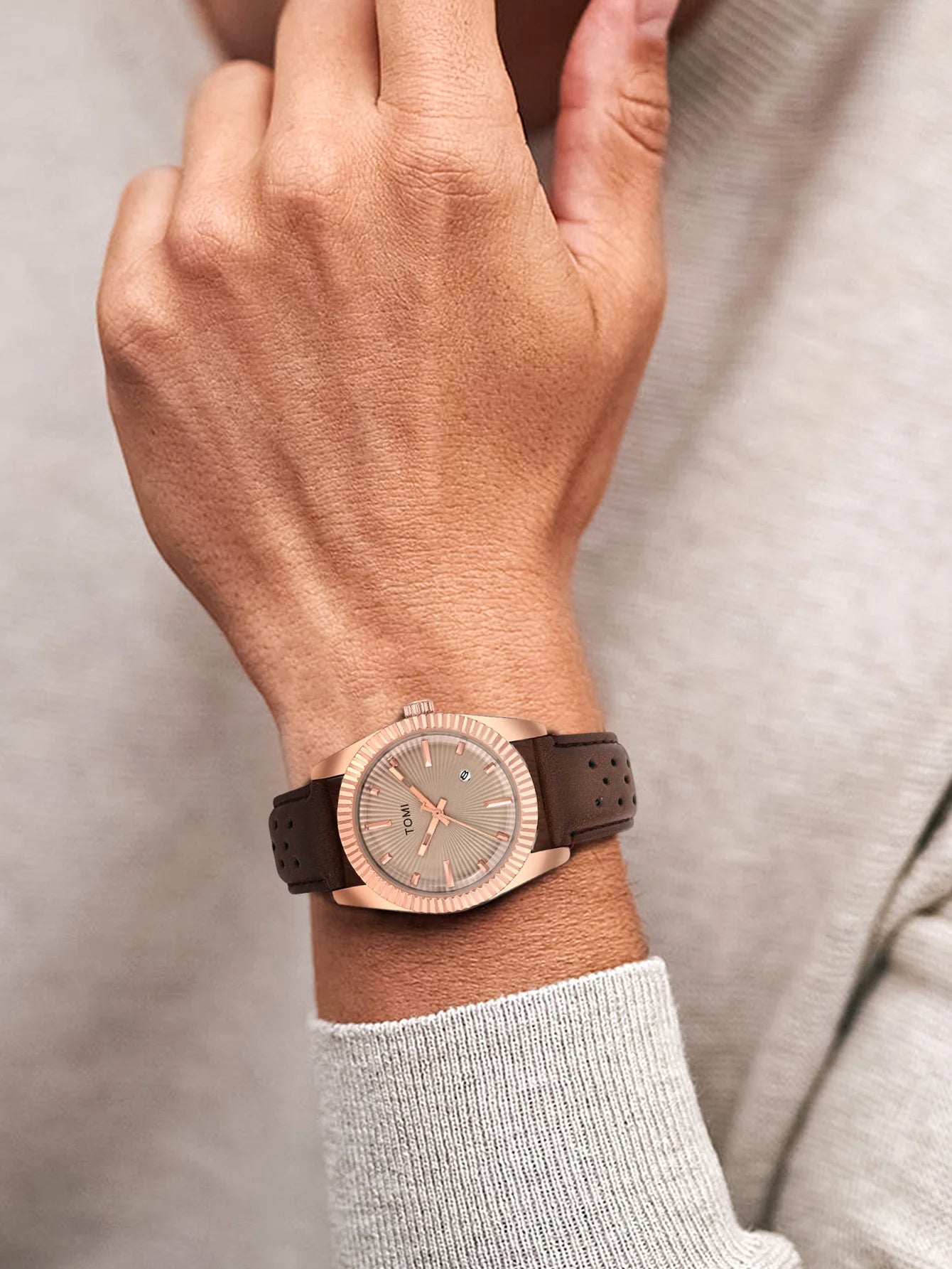 TOMI Moda Masculina Clássico Relógio Masculino e Feminino Versátil Tendência Calendário de Negócios Relógio de Quartzo de Couro Marrom