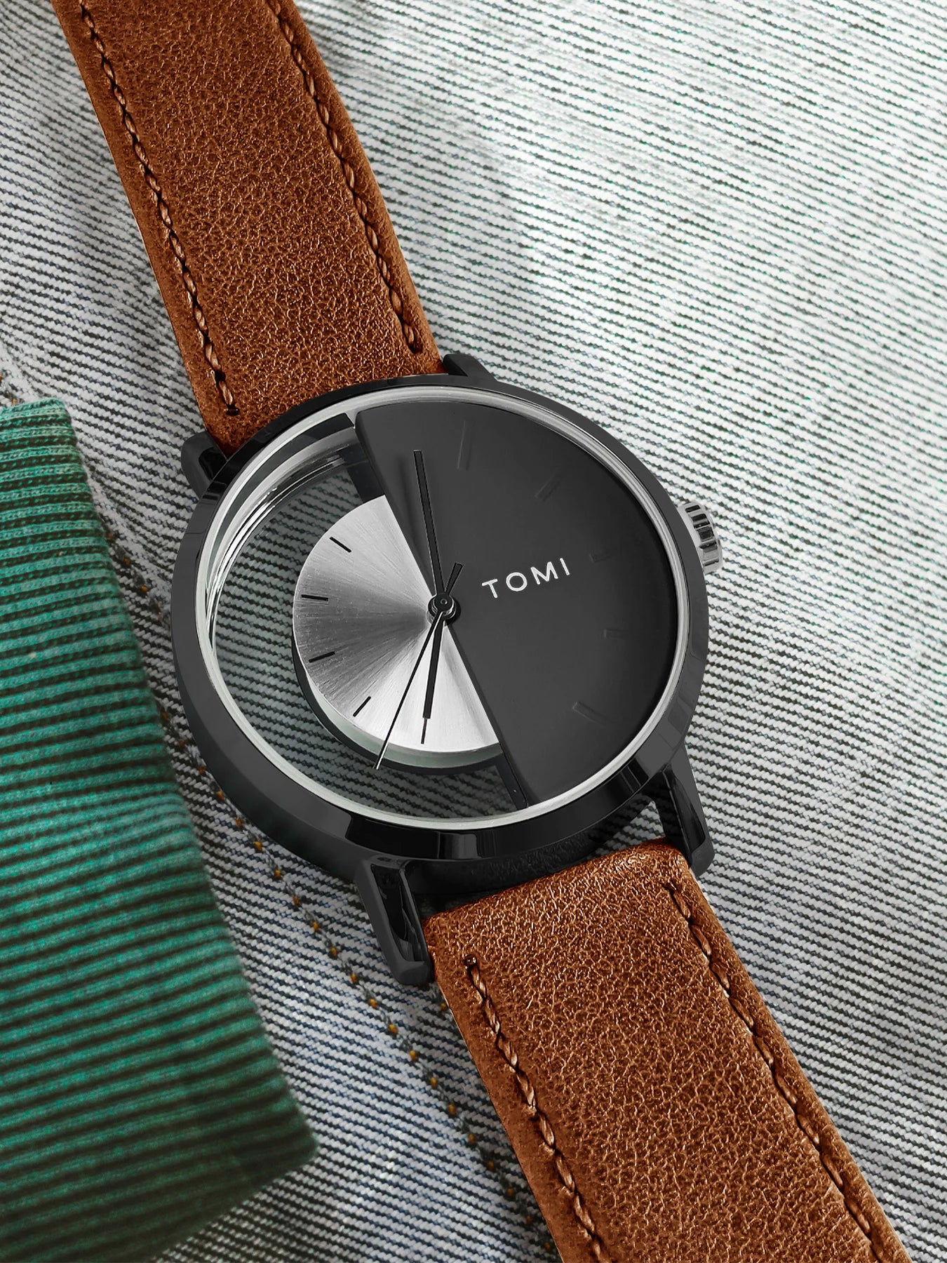 Relógio de quartzo com design oco simples da moda TOMI